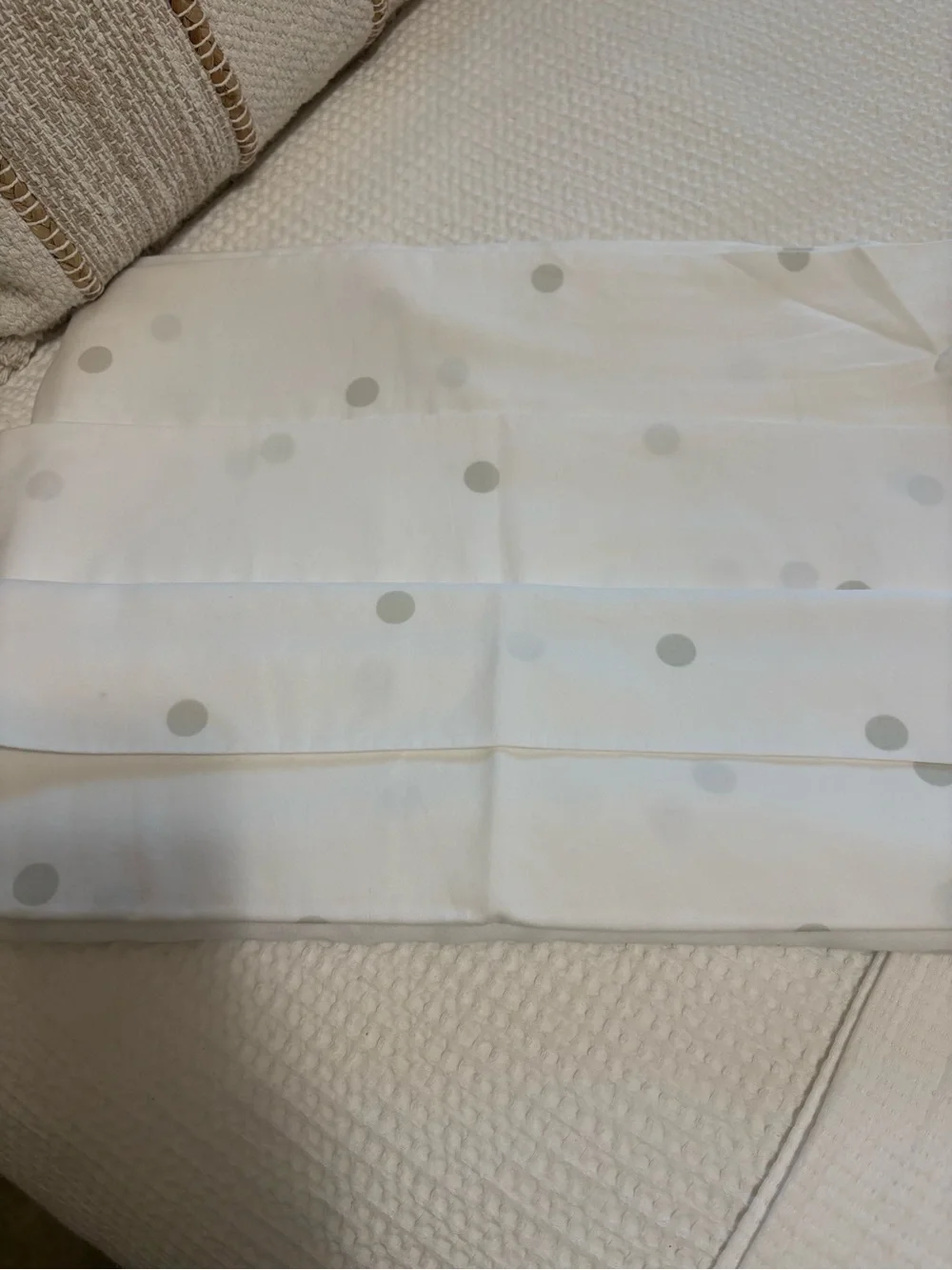 kate spade White with Light Gray Polka Dot Twin Sheet Set